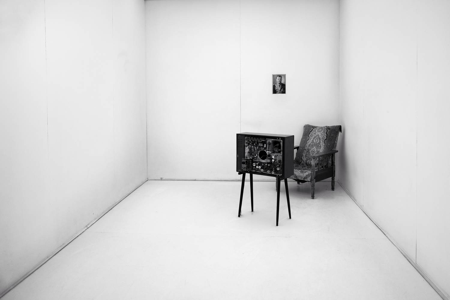 телевизор, комната, кресло, вдвоем, минимализм, Зорин Миша