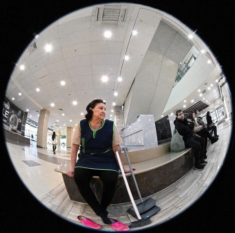 Уборщица фото превью