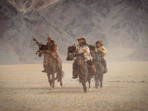Sagsai Golden Eagle Festival. Фестиваль беркутчей.