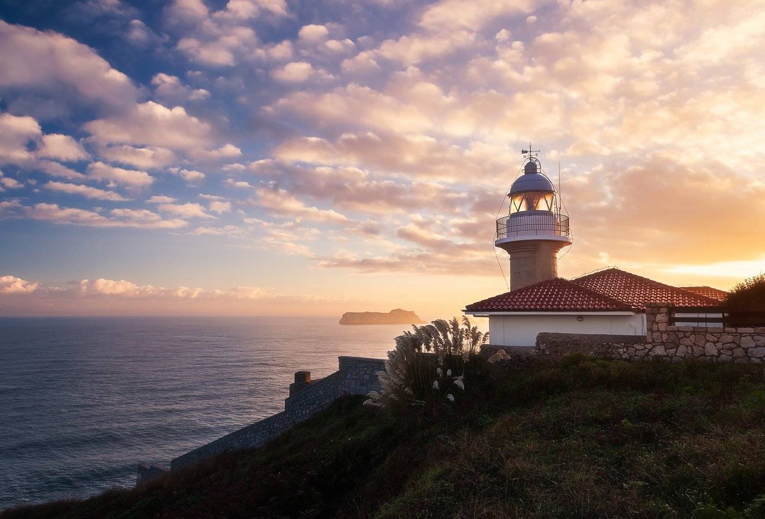 маяк, Сутковой Сергей