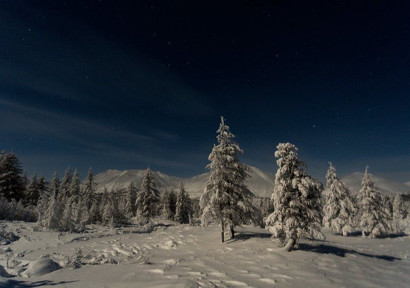 Горы, Звезды, Зима в Якутии, Ночная фотосъемка, Оймякон, Природа, Якутия Полярная ночь фото превью
