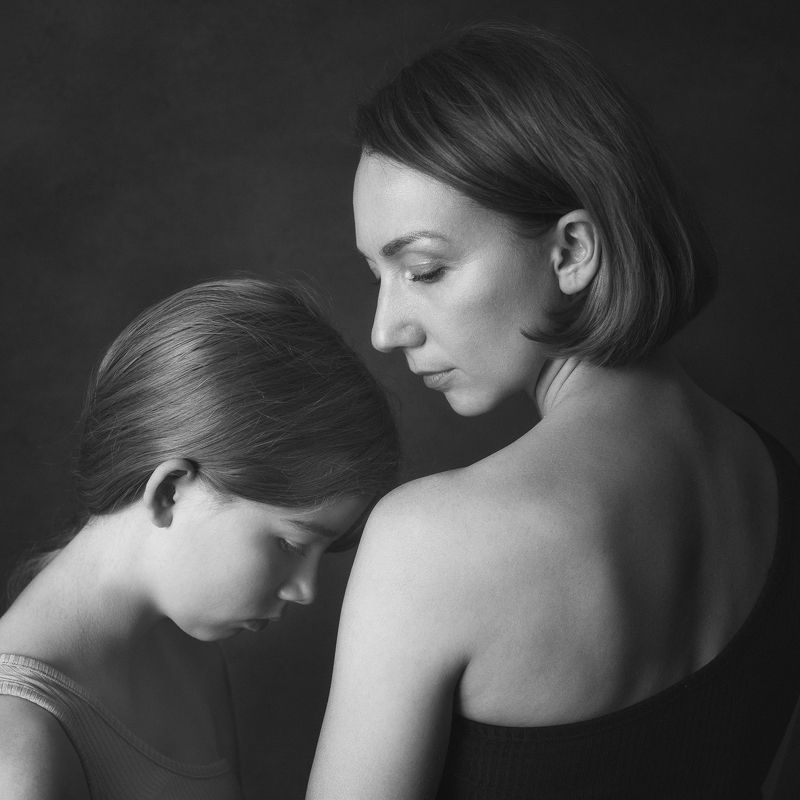 мама, дочь, чб, лица, портрет, любовь, взаимоотношения, студия, взгляд Мама и дочь фото превью