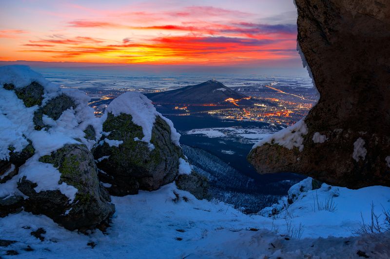 бештау,пейзаж,гора,кмв, рассвет, январь Еще немного,и погаснут фонари фото превью