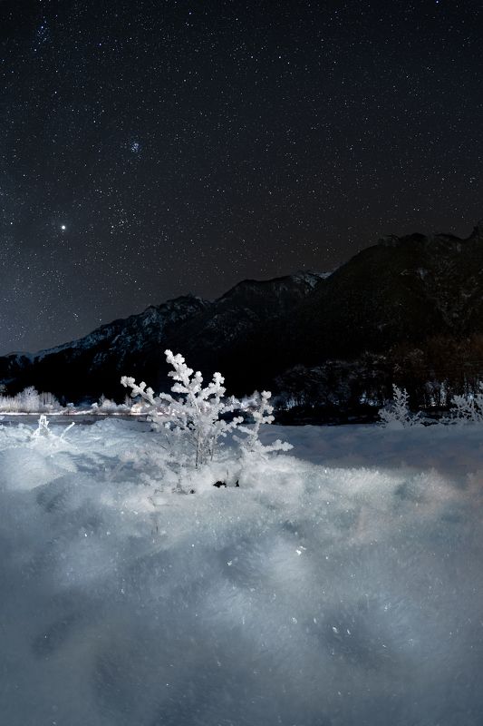 Ночь, горы, звезды, млечный путь, ночной пейзаж, астрофотография, кавказ, Приэльбрусье,снег, зима Морозные кристалы фото превью