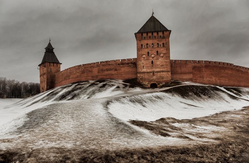 великий новгород,кремль,покровская-кокуй-княжая-спасская-дворцовая-владимирская башни. Новгородский кремль фото превью