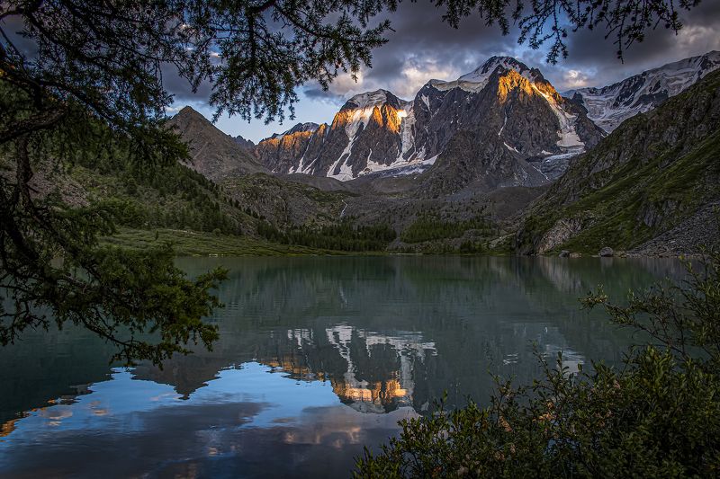 алтай, шавло, горы, озера Верхнешавлинское озеро. фото превью