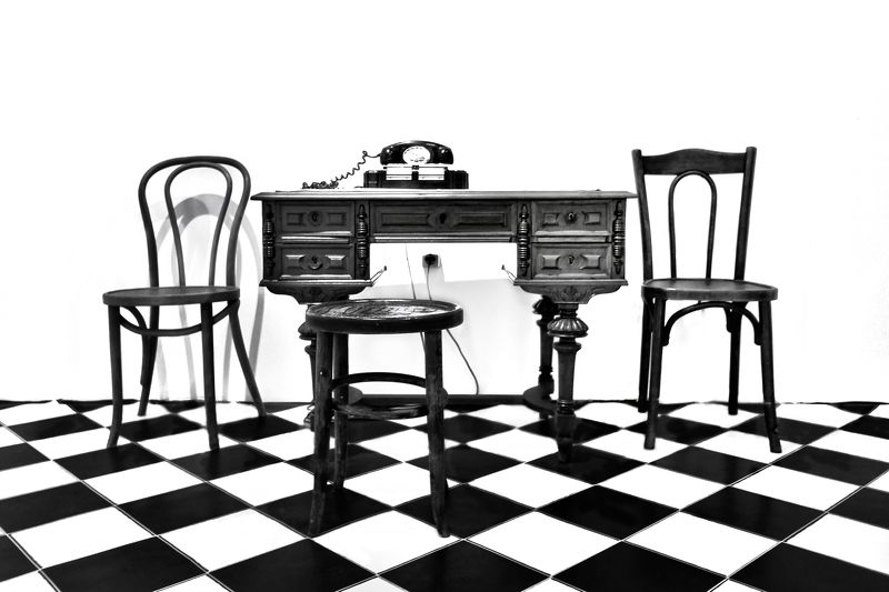 телефон, звонок, ожидание, стул В ожидании звонка фото превью