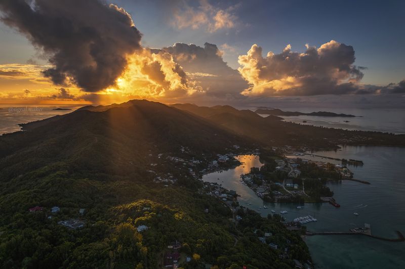 сейшелы Сейшелы. Закат над островом Praslin фото превью