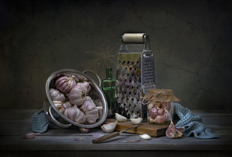 урожай,чеснок,банка,посуда,нож,полотенце. Про чеснок. фото превью