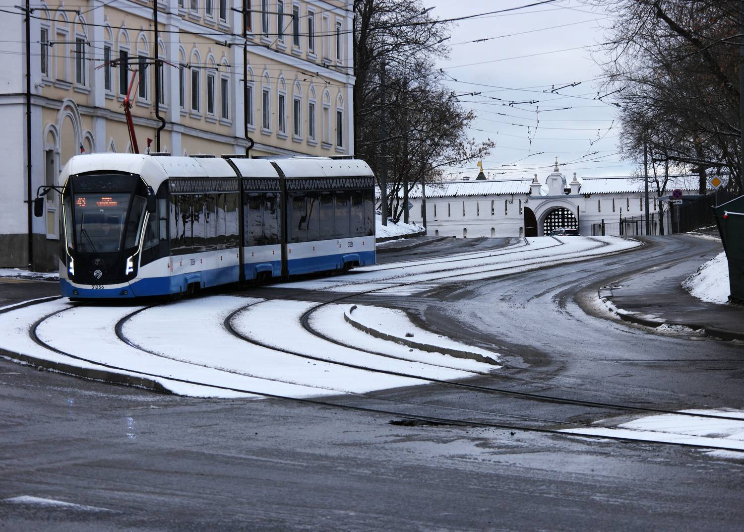 трамвай, поворот, снег, пороша, Москва, Дмитрий Ткаченко
