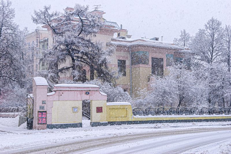 москва, город, снег, зима Снегопад в городе фото превью