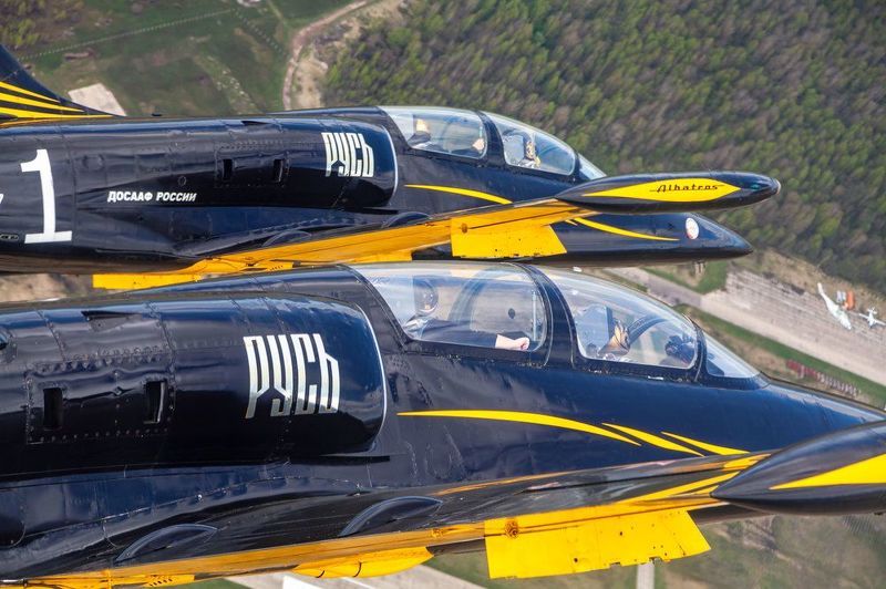 Авиация, Воздушная съемка, Самолеты Л-39,  Пилотажная группа Русь. фото превью