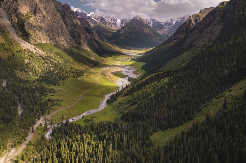 киргизия, озеро, кыргызстан, тянь-шань, пейзаж, горы Чудная долина фото превью