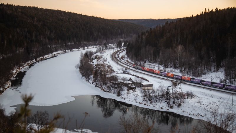 Железная дорога вдоль Сылвы фото превью