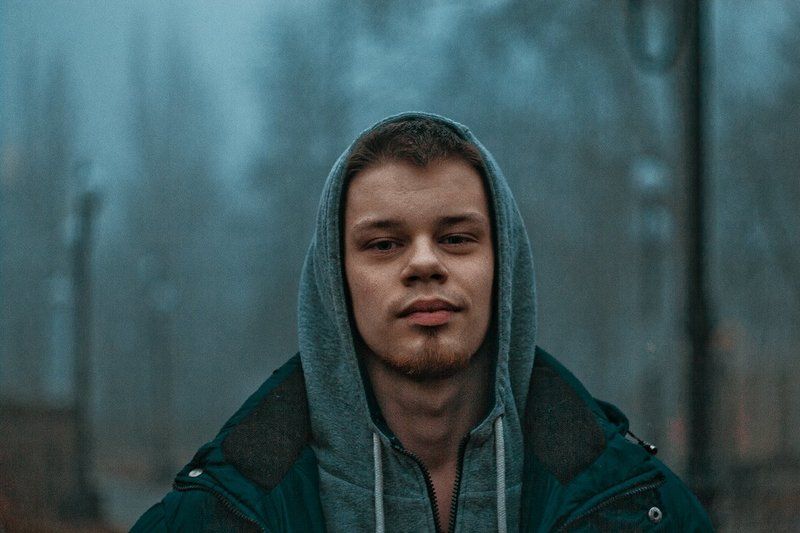 улица, портрет Никита фото превью