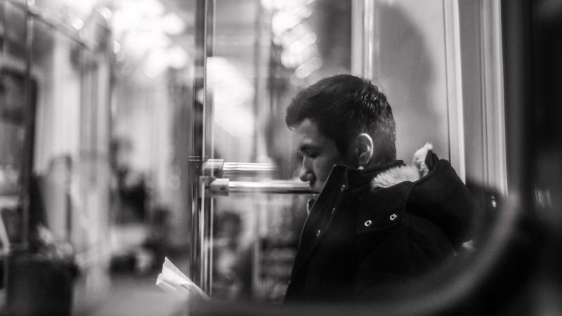 underground, portrait, subway, black and white, calmness, chiil, метро, портрет, ч\\б, жанровая съемка, черно-белое, контраст, чтение Subway reader фото превью