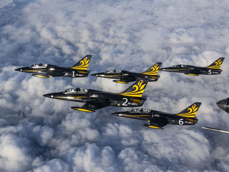 авиация самолет Air to Air Пилотажная группа Русь. Летим по спинам облаков! фото превью