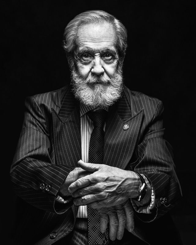 чб, черно белое, портрет, студия, пожилой человек, костюм GrandPa фото превью