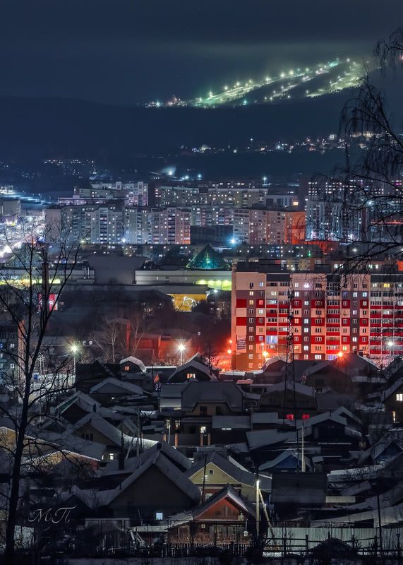 урал, миасс, ночь Смычка города и деревни. И горнолыжки фото превью