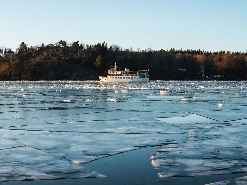 паром, лед, весна, льдины Сквозь льдины фото превью