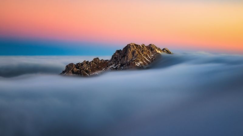 In the embrace of the clouds фото превью