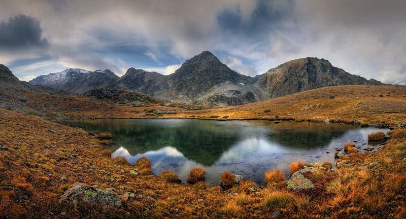 горы, озеро, Архыз, Карачаево-Черкесия, Кавказ На горном озере.. фото превью