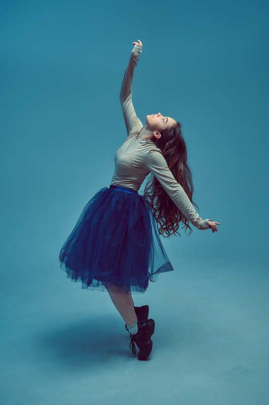 девушка, голубой цвет, смазы, юбка грезы фото превью