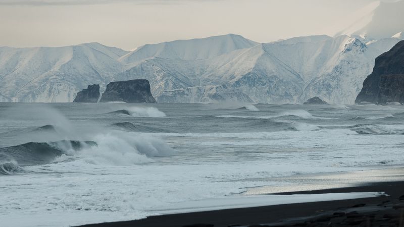 халактырский пляж, тихий океан, шторм, на берегу, камчатка Халактырский пляж фото превью