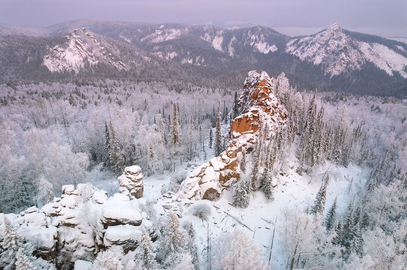 красноярск, столбы, скала, красиво, снег, зима Китайская стенка фото превью