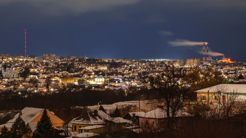 Вид на город вечером фото превью