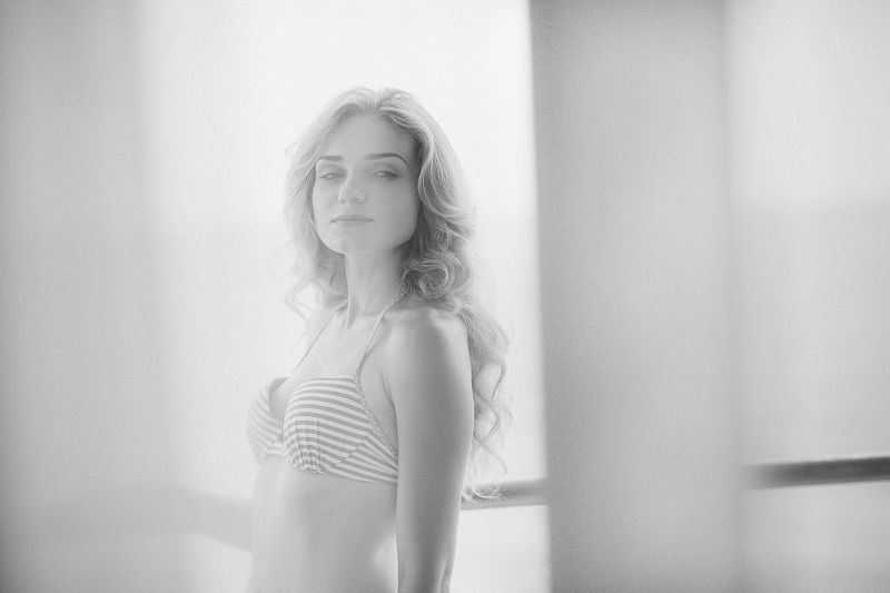 Черно-белое море фото превью