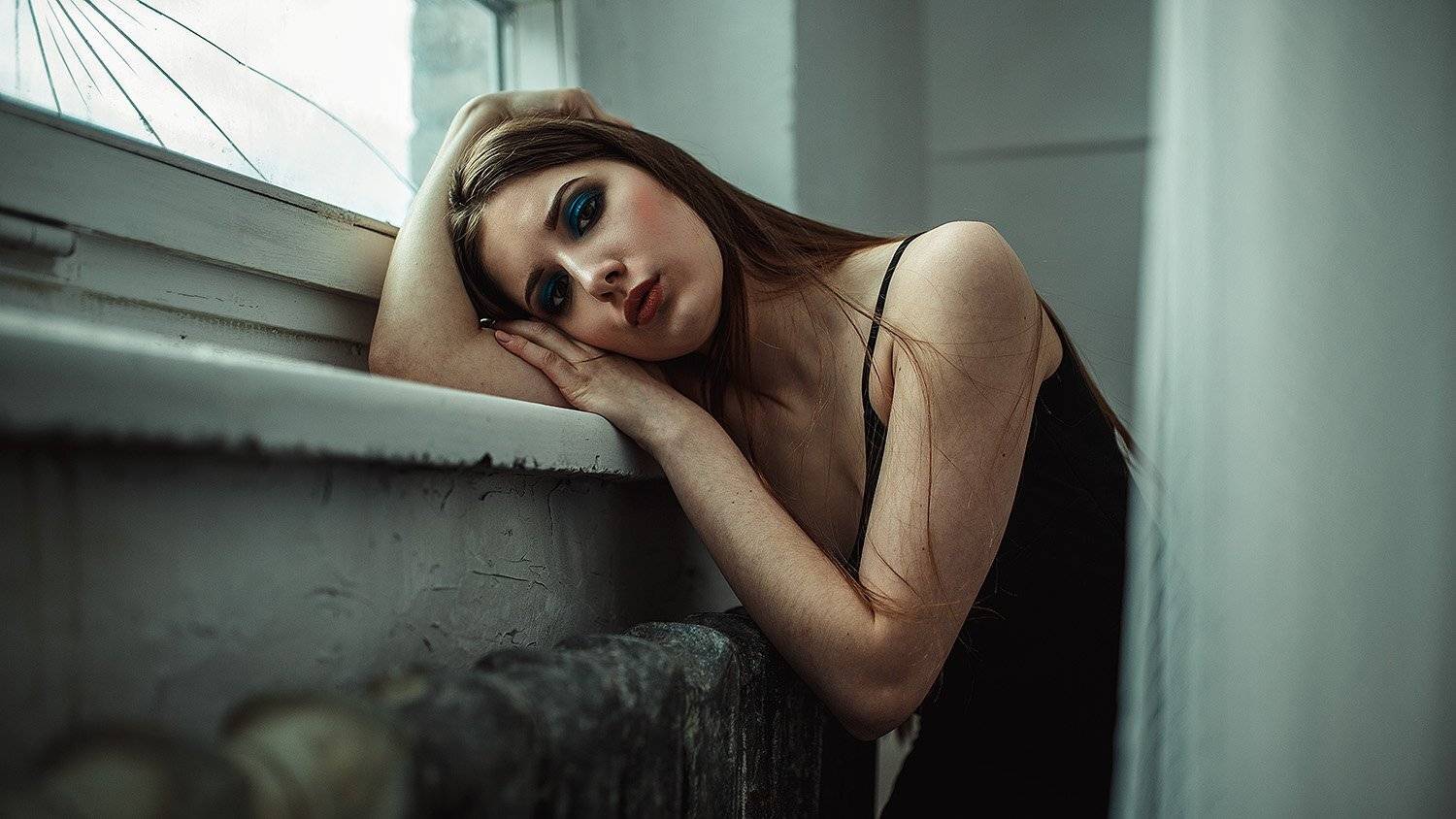 портрет, девушка, окно,, Егор Конабевцев