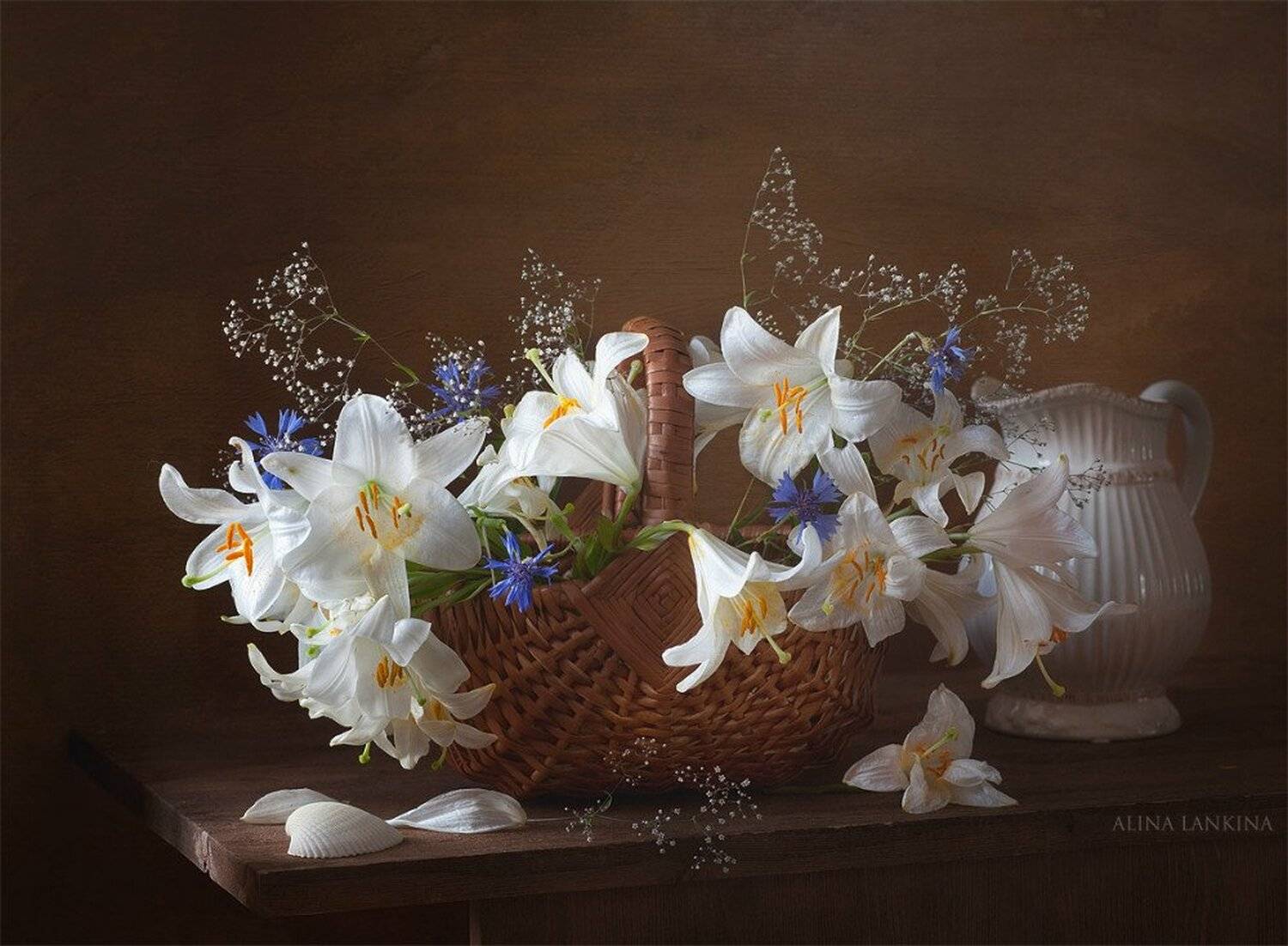 натюрморт, цветы, лилии, васильки, кувшин, корзина, лето, букет, алина ланкина, Alina Lankina