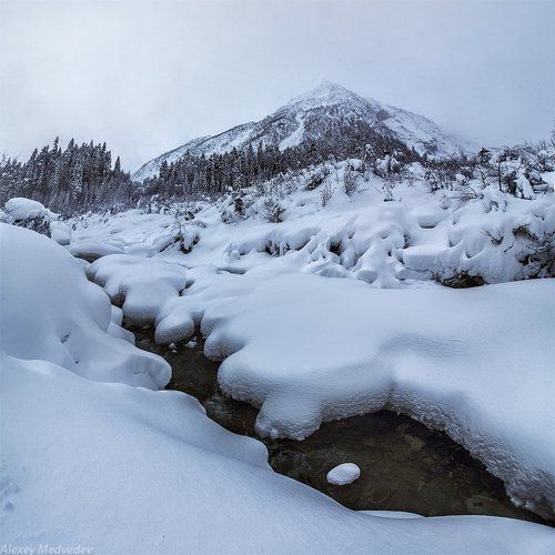Утро в ущелье Домбай-Ульген