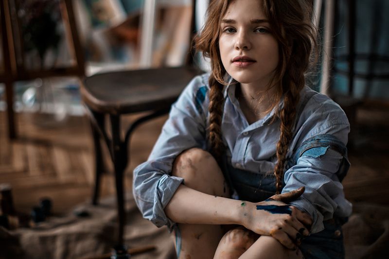 Гуашь, Естественный свет, Кисти, Коса, Косички, Косы, Краски, Краскихолст, Мальберт, Оранжевый, Синий, Утрожелтый, Холст, Художникхудожница Утро в ярких красках фото превью