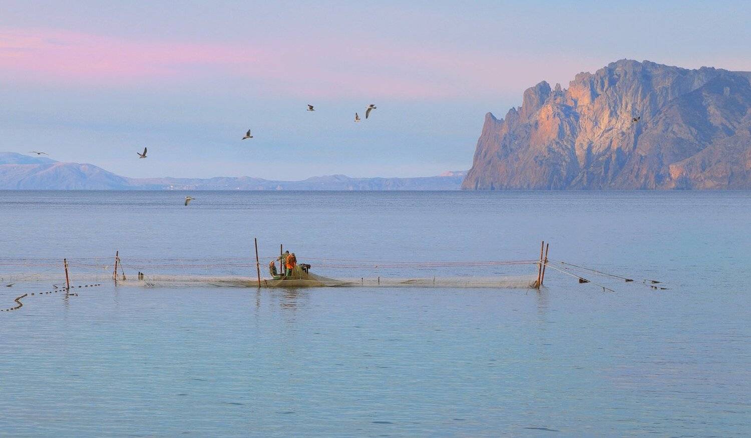 Горы, Карадаг, Крым, Море, Рассвет, Рыбаки, Утро, Чайки, Чёрное море, Виктор Климкин