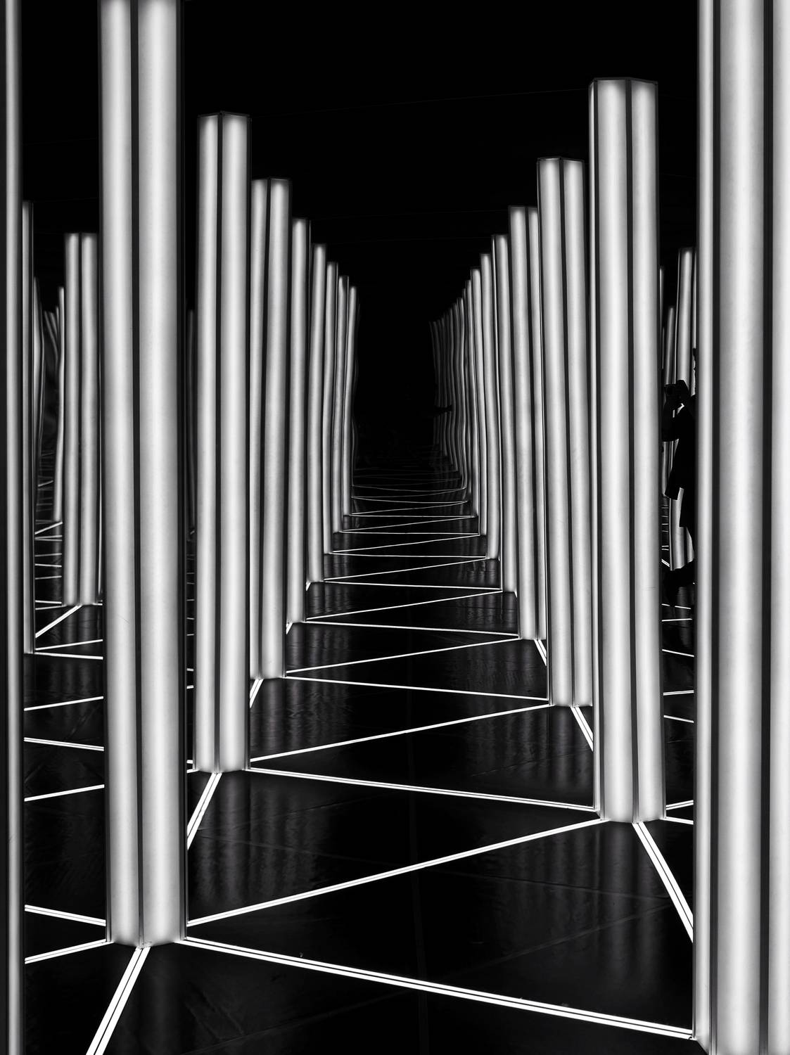 Тьма, реальность, отражения, геометрия, Зорин Миша