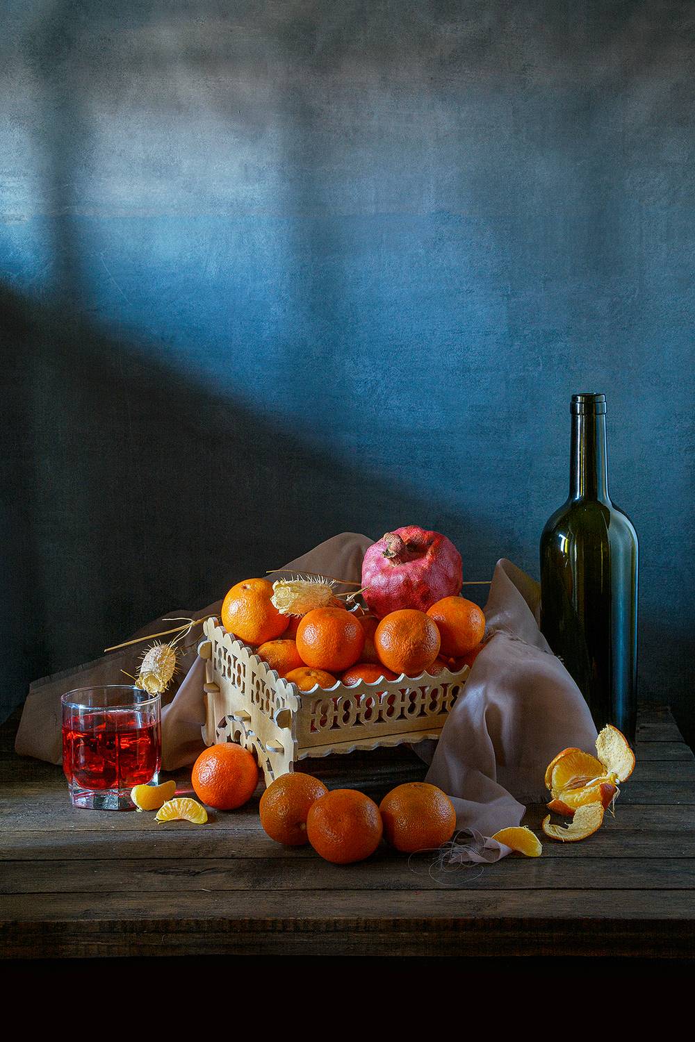 мандарины, гранат, бутылка, стакан, вино, конфетница, оранжевый, Алексей Бычков