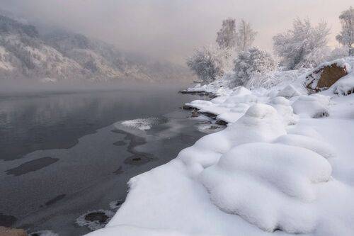 Зимний берег реки