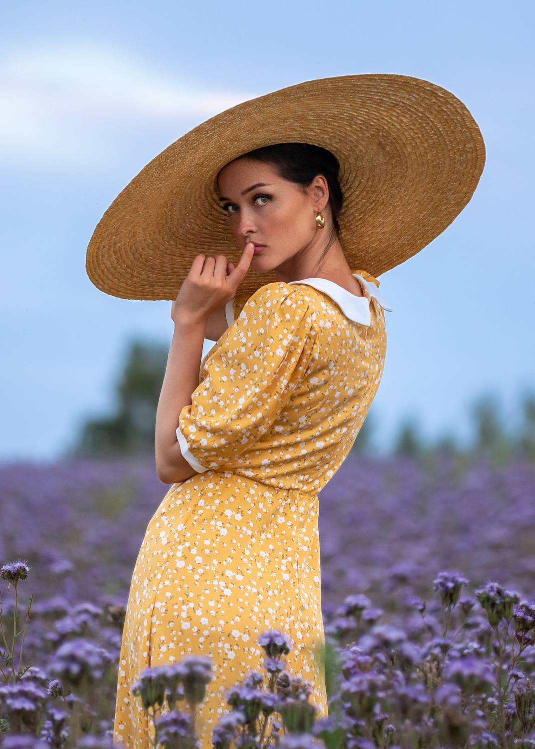 девушка, шляпа, фигура, природа, поле, простое платье, лето, Максимов Алексей