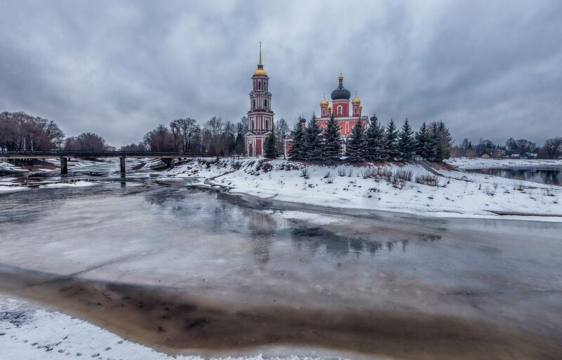 новгородская обл,старая русса,р.полисть,воскресенский собор,водонапорная башня. Старая Русса фото превью