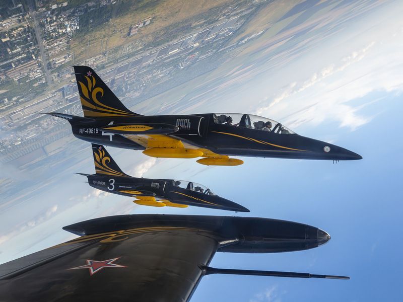 авиация, самолет, Пилотажная группа Русь, Air to Air, Вращаем небо мы в строю застыв! фото превью