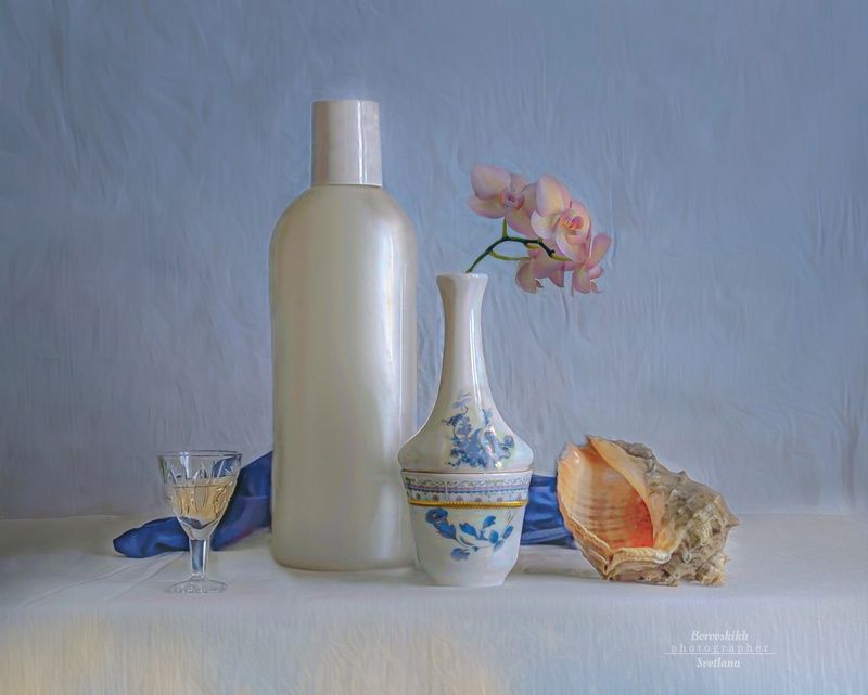 натюрморт, art_photo, цветы, орхидея, ракушка, ваза, фото на окне, фото через полиэтилен, фото на телефон Весна на окне фото превью