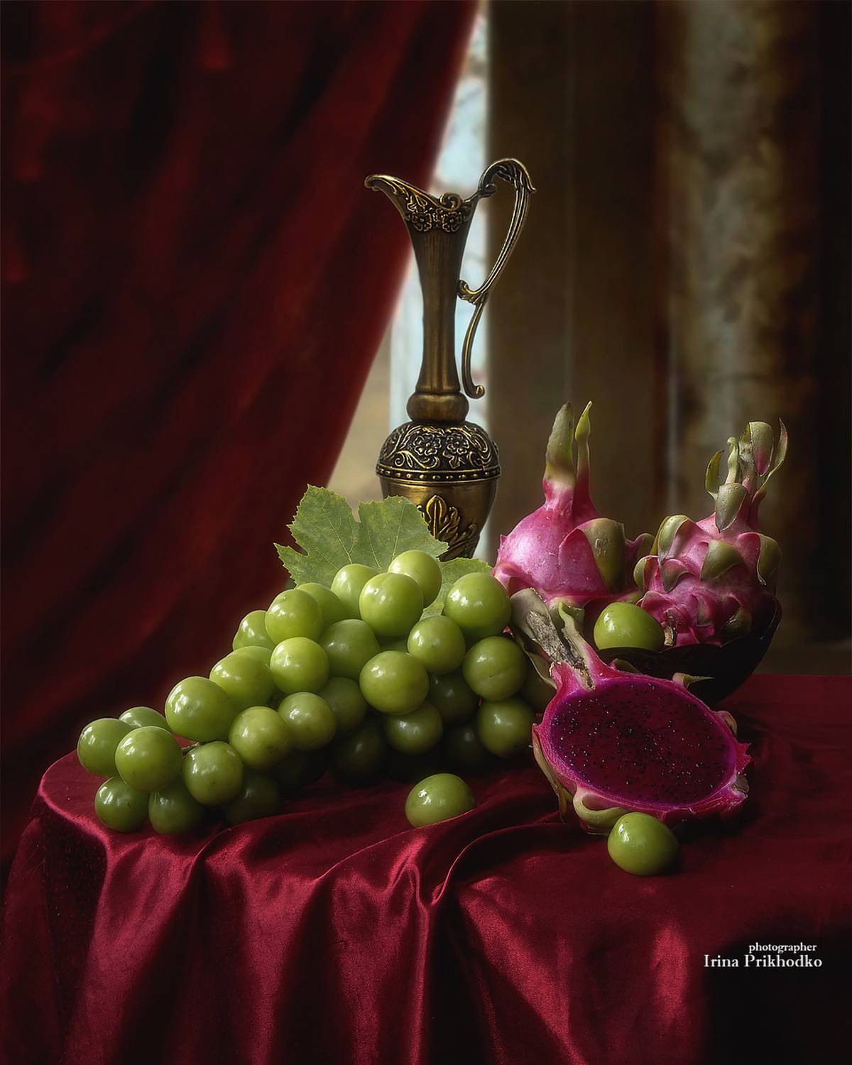 натюрморт, виноград Shine Muscat, питахайя, сердце дракона, Приходько Ирина