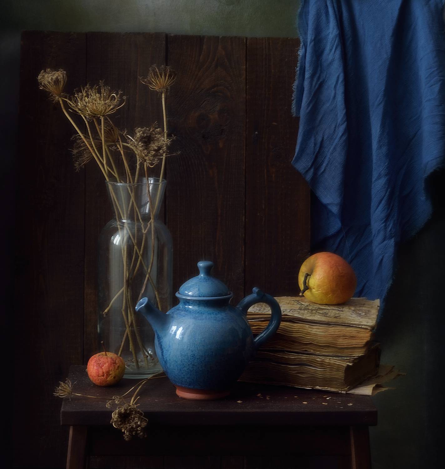натюрморт,книги,сухоцвет,чайник,керамика,яблоки, Наталия К