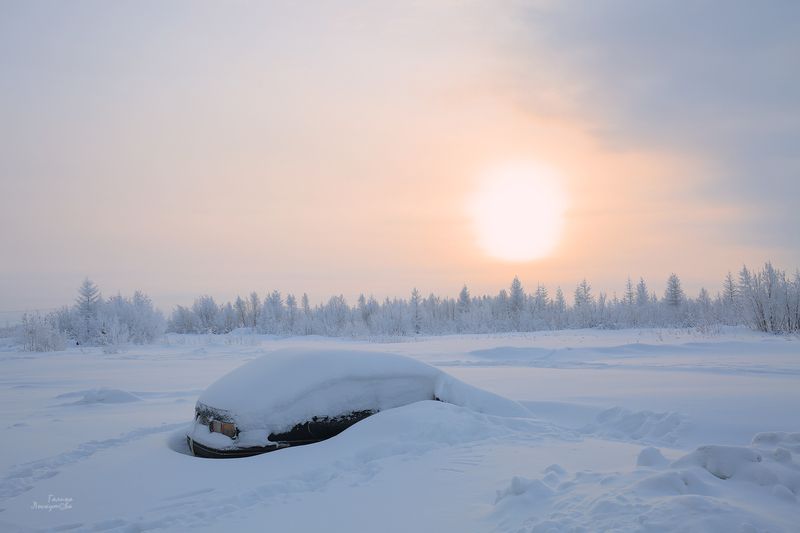 зима, пейзаж, снег, солнце, машина, деревья, облака Зимний сон фото превью