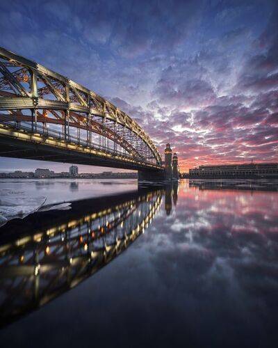 Утро под мостом