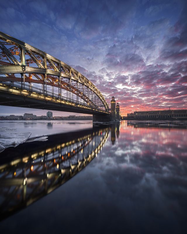 архитектура, петербург, питер, архитектурныйфотограф, город, городскойпейзаж Утро под мостом фото превью