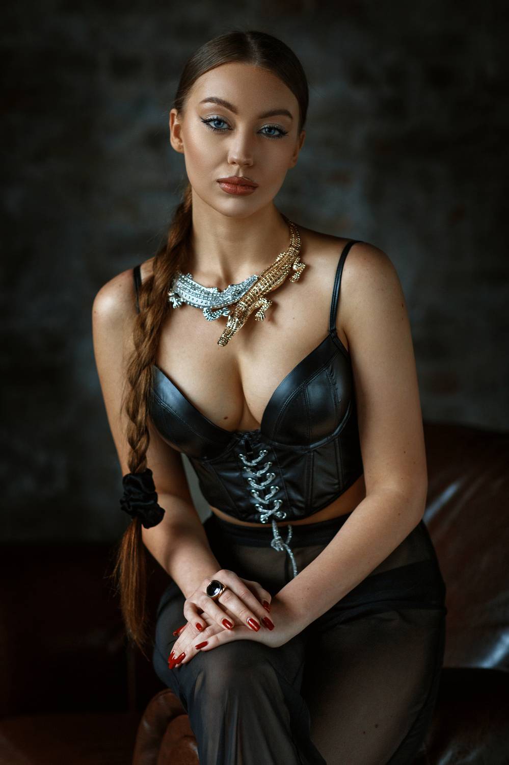 девушка взгляд студия грудь бельё, Михаил Герасимов