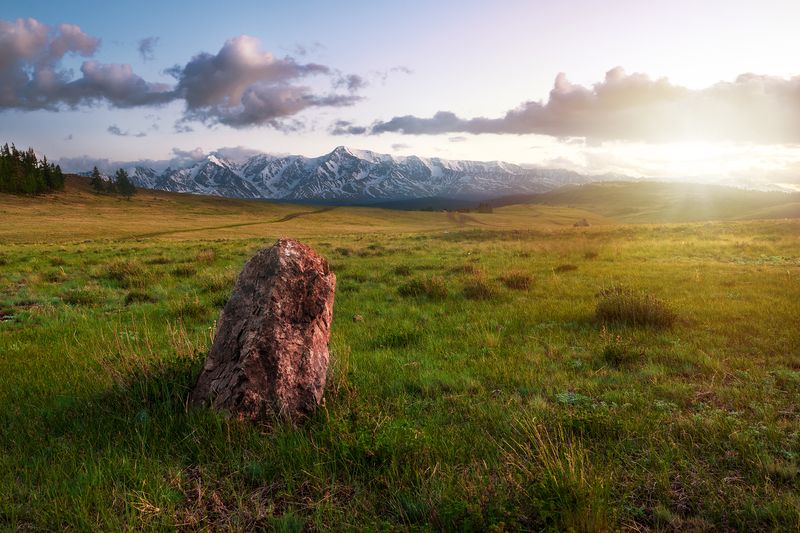 пейзаж, облака, природа, россия, горы, закат, алтай Стоячий камень фото превью